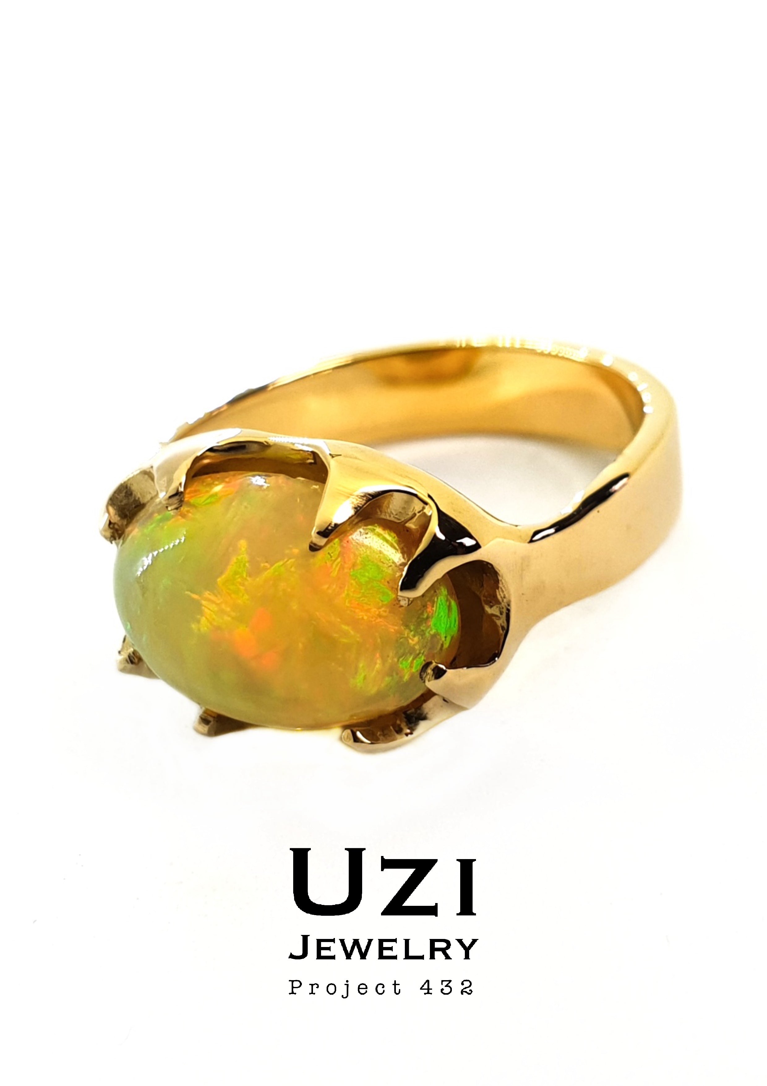 14K GOLD RING WITH CENTER NATURAL WELO OPAL & BLACK DIAMOND ON THE SIDE